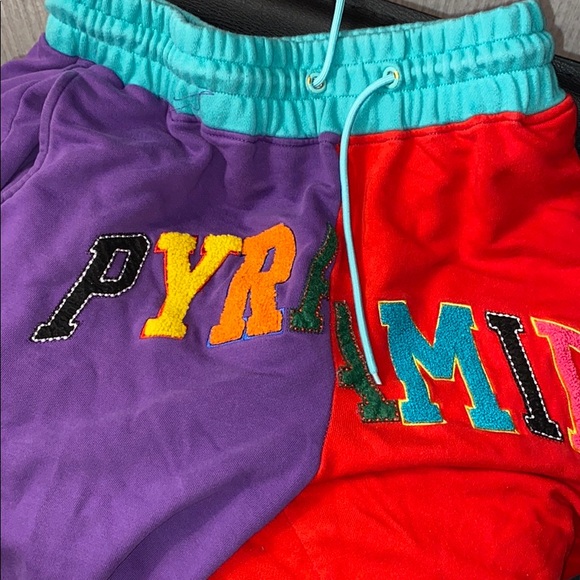 Shorts - Picture 1 of 3